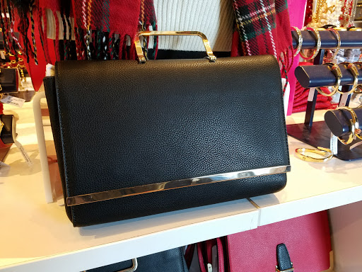 Fashion Accessories Store «Charming Charlie», reviews and photos, 1900 Preston Rd #131, Plano, TX 75093, USA