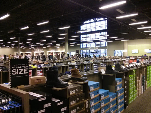 Shoe Store «DSW Designer Shoe Warehouse», reviews and photos, 17100 Southcenter Pkwy, Tukwila, WA 98188, USA
