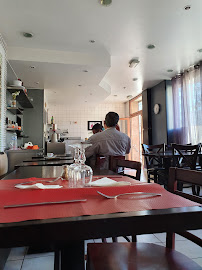 Atmosphère du Restaurant tunisien A La Bonne Adresse à Courbevoie - n°1
