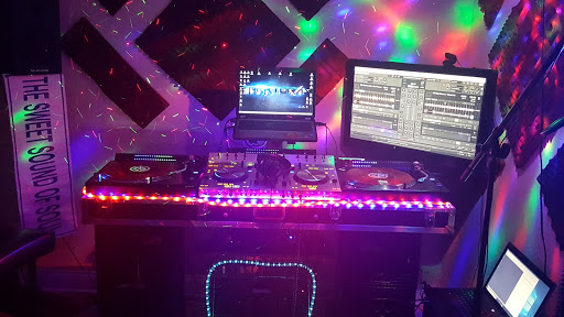 Computer Repair Service «Chicago Community Computer Service», reviews and photos, 8251 S Kedzie Ave, Chicago, IL 60652, USA