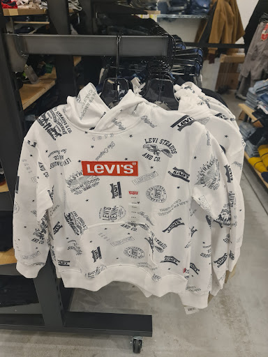 Sportswear Store «Columbia Sportswear Outlet», reviews and photos, 6800 Oxon Hill Rd #600, Oxon Hill, MD 20745, USA