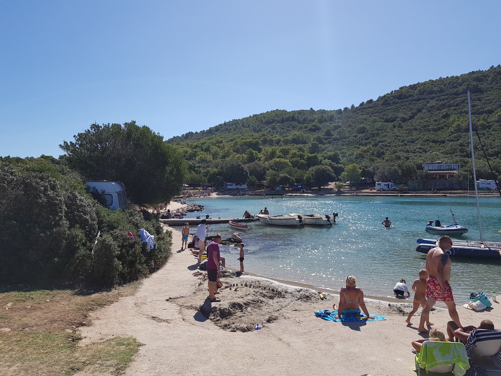 Foto van Mlaska Strand voorzieningenruimte