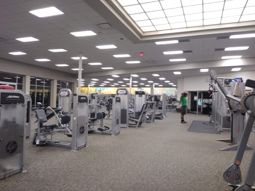 Gym «LA Fitness», reviews and photos, 7650 S Barrington Rd, Hanover Park, IL 60133, USA