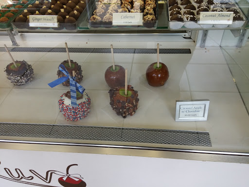 Candy Store «Metropolis Popcorn & Desserts (formerly Sugar-Luv Confections)», reviews and photos, 2164 Front St, Cuyahoga Falls, OH 44221, USA