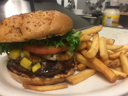 Bar & Grill «Tabbs Sports Bar & Grill», reviews and photos, 148 N 20th Ave, Cornelius, OR 97113, USA