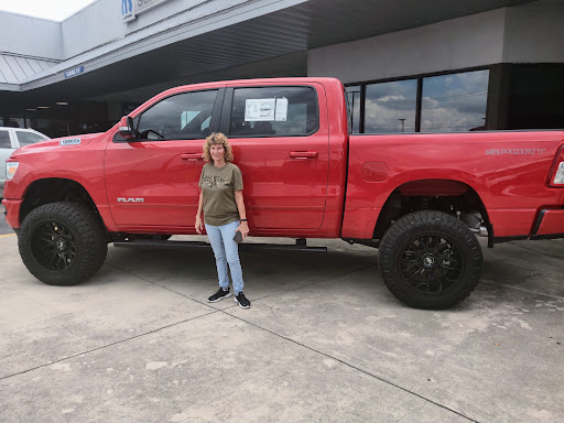 Car Dealer «San Marcos Chrysler Dodge Jeep Ram», reviews and photos, 2990 S Interstate Hwy 35, San Marcos, TX 78666, USA