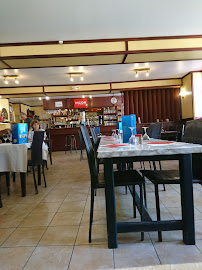 Atmosphère du Restaurant Hotel Les Lilas Des Deux Ponts à Deux Rivières - n°6