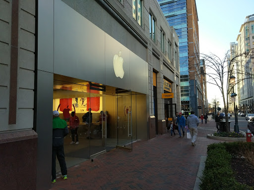 Computer Store «Apple Reston», reviews and photos, 11949 Market St, Reston, VA 20190, USA