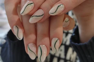 Ivy Nails image