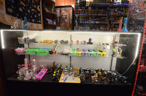 Tobacco Shop «Smoke House», reviews and photos, 968 Dundee Ave, Elgin, IL 60120, USA