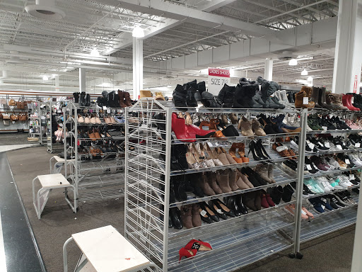 Clothing Store «Burlington Coat Factory», reviews and photos, 6200 Greenbelt Rd, Greenbelt, MD 20770, USA