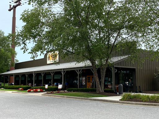 American Restaurant «Cracker Barrel Old Country Store», reviews and photos, 1162 Wayne Ave, Chambersburg, PA 17202, USA