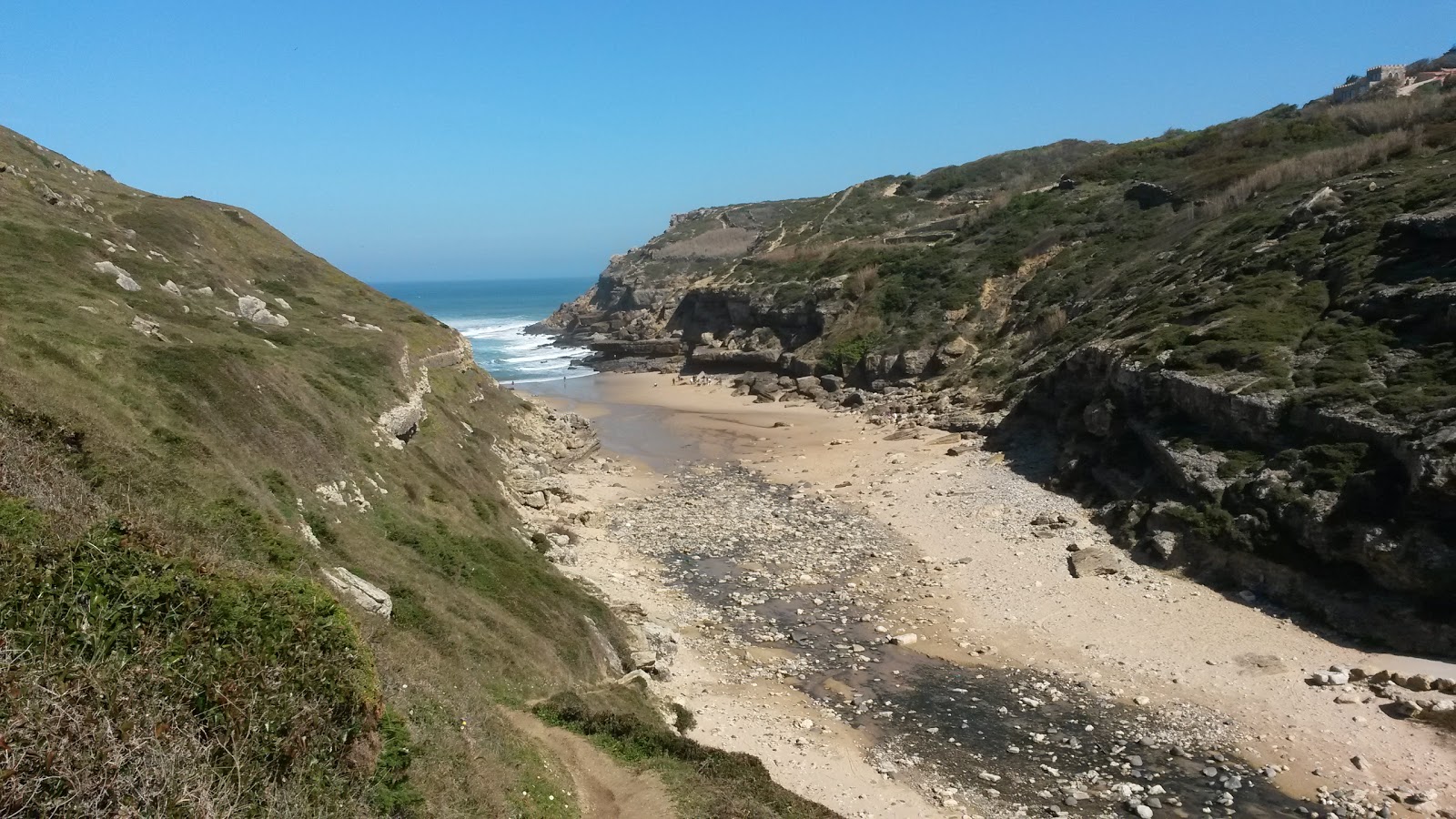 Praia da Samarra的照片 带有小海湾