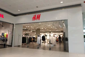 H&M image