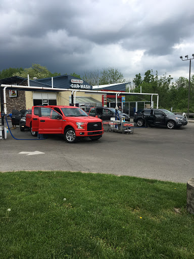 Sparkle Brite Car Wash “Free Vacuums” en Louisville