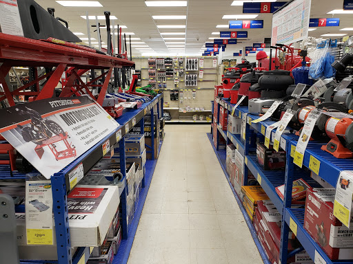 Hardware Store «Harbor Freight Tools», reviews and photos, 668 N. Riverside, Clarksville, TN 37040, USA