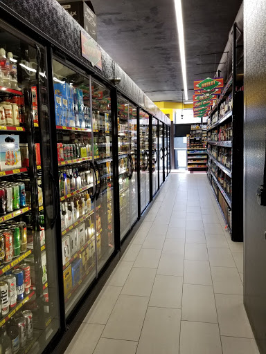 Liquor Store «Gold Crown Liquors Store», reviews and photos, 3425 N Clark St, Chicago, IL 60657, USA