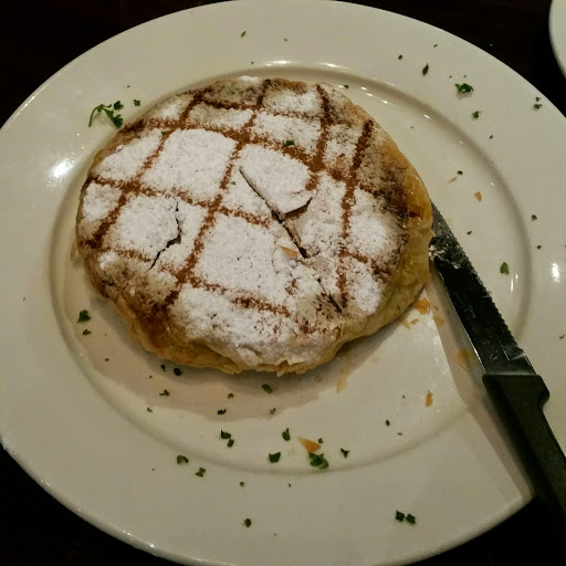 Movie Theater «Paragon Theaters Kentlands 10», reviews and photos, 629 Center Point Way, Gaithersburg, MD 20878, USA