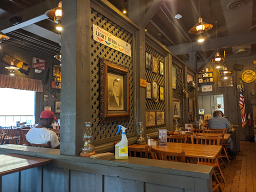 American Restaurant «Cracker Barrel Old Country Store», reviews and photos, 3701 Elmsley Ct, Greensboro, NC 27406, USA