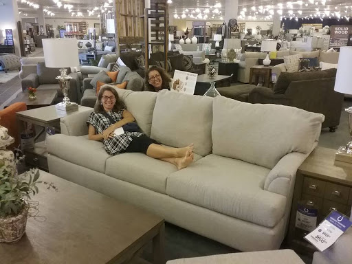 Kittle's Furniture - Fort Wayne