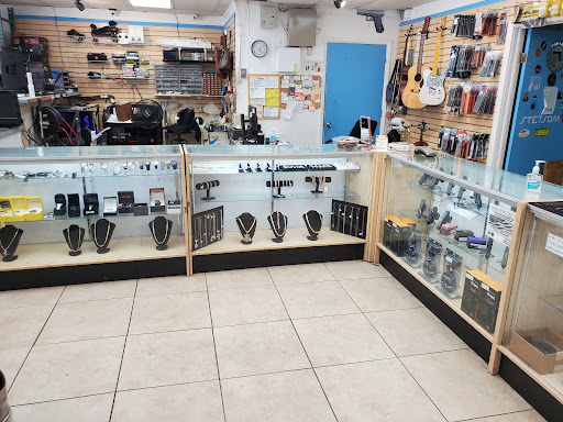 Pawn Shop «Airport Le Jeune Pawn & Gunshop», reviews and photos, 831 NW 42nd Ave, Miami, FL 33126, USA
