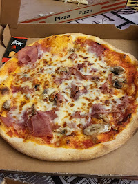 Plats et boissons du Pizzeria Dinapoli Pizza à Quincy-sous-Sénart - n°1