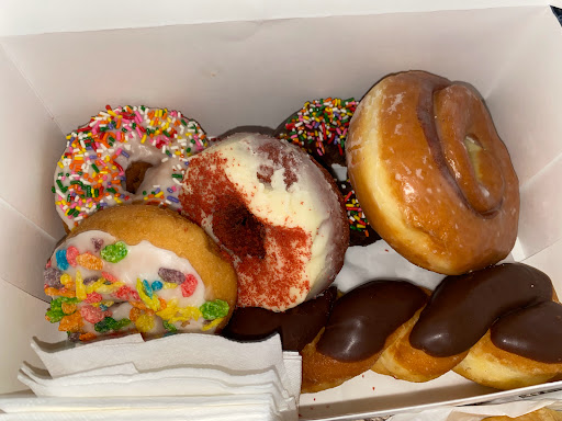 Donut Shop «Circle Donuts», reviews and photos, 2201 N Lakewood Blvd, Long Beach, CA 90815, USA