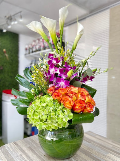 Florist «More Than Flowers», reviews and photos, 109 SE 2nd St, Miami, FL 33131, USA