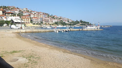 Paralia Kampos II'in fotoğrafı uçurumlarla desteklenmiş