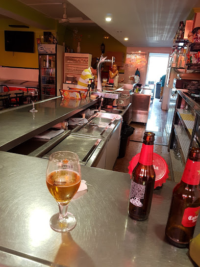 bar bruixola - Carrer Brúixola, 9, 43850 Cambrils, Tarragona, Spain