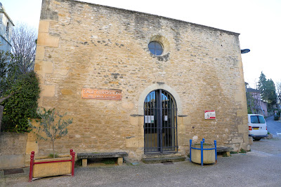 Le vieux lavoir à Lagnes