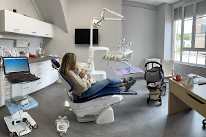 Dentiste Méru (CERRILLO Inigo) image