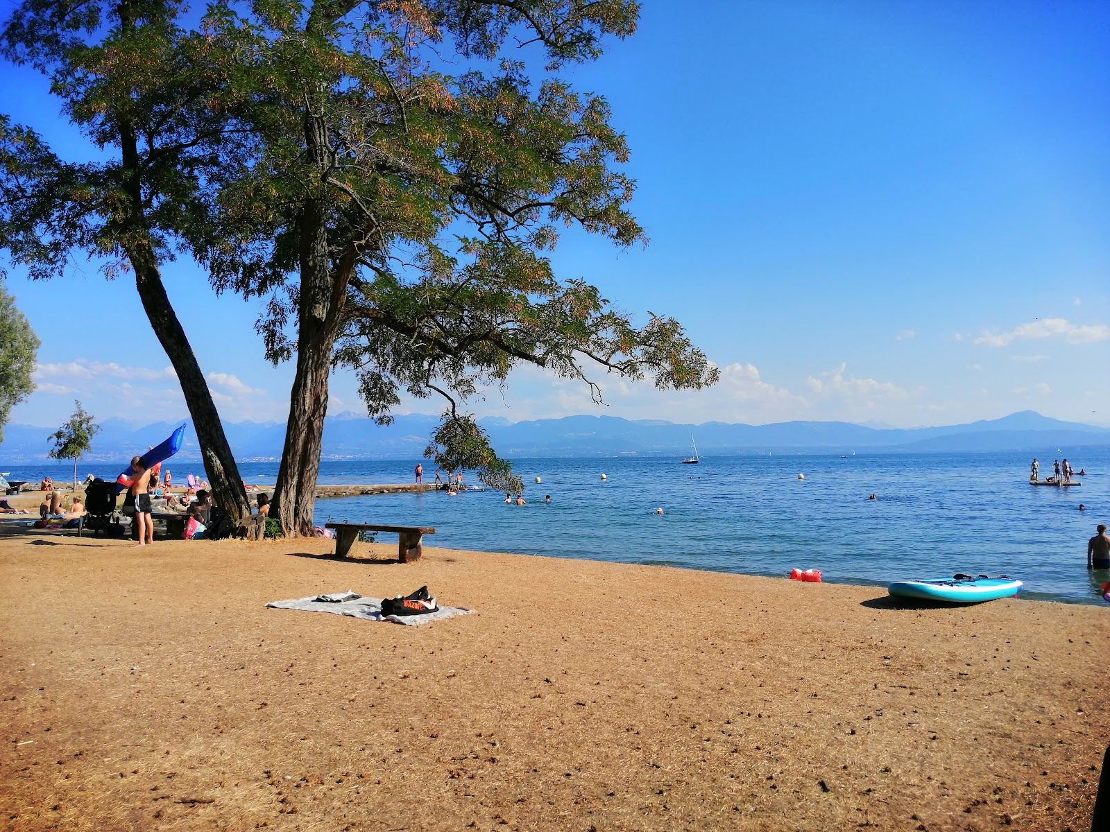 Fotografija Plage de Rolle z visok stopnjo čistoče