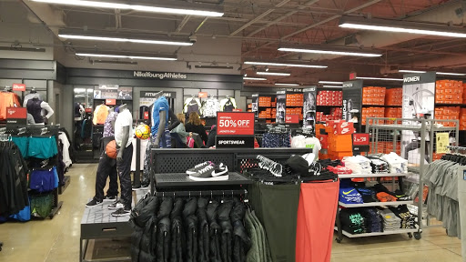 Sporting Goods Store «Nike Factory Store», reviews and photos, 1 Outlet Blvd #600, Wrentham, MA 02093, USA