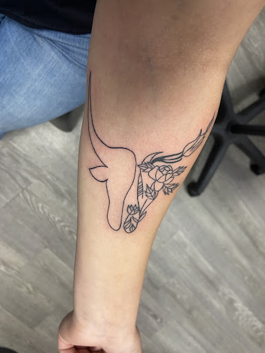 Tattoo Shop «True Art Tattoos, Inc», reviews and photos, 4118 Lorain Ave, Cleveland, OH 44113, USA