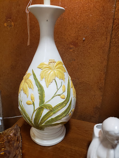 Thrift Store «Second Chances Thrift Store», reviews and photos, 49 Glendale Ave, Asheville, NC 28803, USA