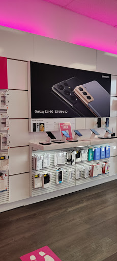Cell Phone Store «T-Mobile», reviews and photos, 2431 US-1, North Brunswick Township, NJ 08902, USA