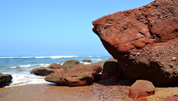 Plage Sidi Ifni'in fotoğrafı dağlarla çevrili