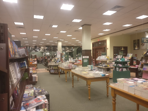 Book Store «Barnes & Noble», reviews and photos, 20 Hatton Pl, Hilton Head Island, SC 29926, USA