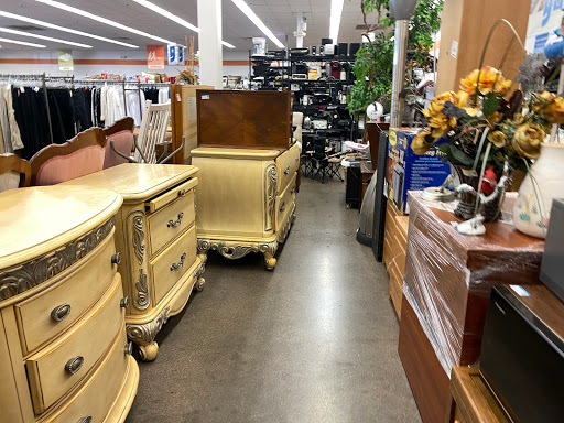 Thrift Store «Fountain Hills Goodwill Retail Store & Donation Center», reviews and photos, 13757 N Fountain Hills Blvd, Fountain Hills, AZ 85268, USA