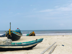 Hai Ninh Beach'in fotoğrafı geniş bir kıyı şeridi ile birlikte