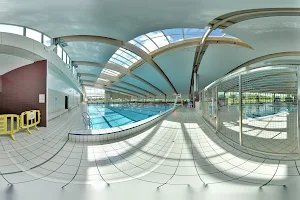 Aquatic center Valois image