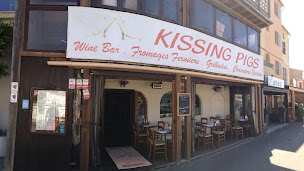 Photo n°9 de Kissing Pigs à Bonifacio ()