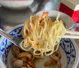 ก๋วยเตี๋ยวหมูมะขามทอง photo