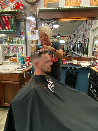 Barber Shop «The Barber Shop of Newnan», reviews and photos, 20 Baker Rd #7, Newnan, GA 30265, USA