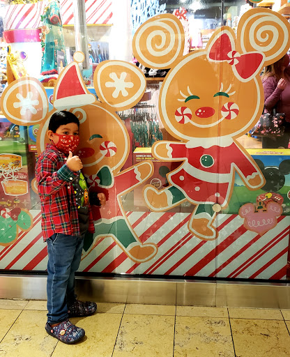 Toy Store «Disney Store», reviews and photos, 350 W Hillcrest Dr, Thousand Oaks, CA 91360, USA