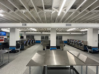 Reina Laundromat - Photo 4 - Car repair in Bakersfield, CA, Bakersfield