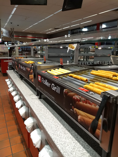 Gas Station «QuikTrip», reviews and photos, 8600 Pleasant Valley Rd, Pleasant Valley, MO 64068, USA