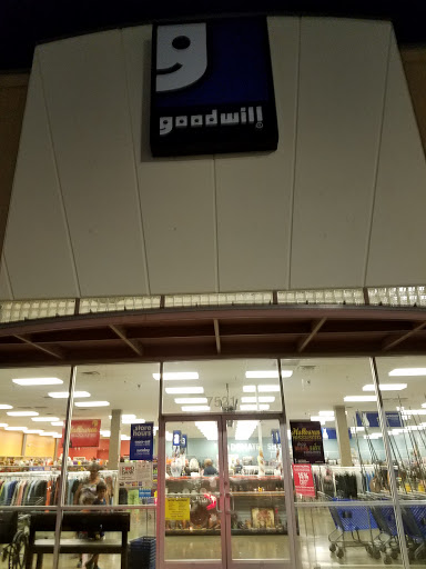 Clothing Store «Goodwill Store and Donation Station», reviews and photos