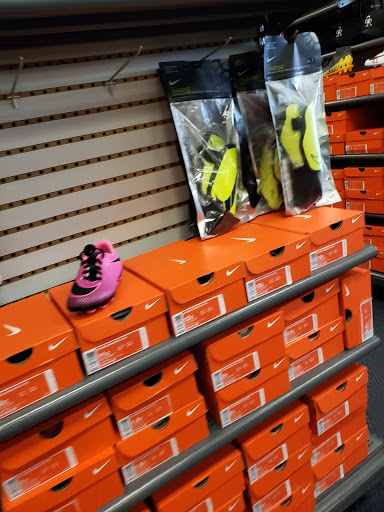 Sporting Goods Store «Big 5 Sporting Goods», reviews and photos, 10027 W Remington Ave #100, Littleton, CO 80127, USA